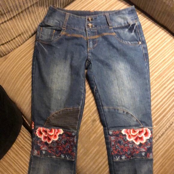 Liebo Denim - Japanese seam accent embroidered jeans